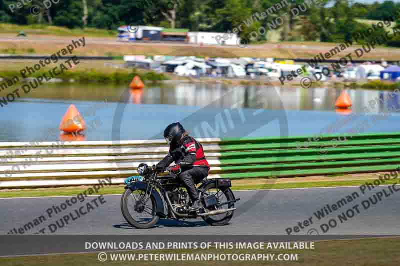 Vintage motorcycle club;eventdigitalimages;mallory park;mallory park trackday photographs;no limits trackdays;peter wileman photography;trackday digital images;trackday photos;vmcc festival 1000 bikes photographs